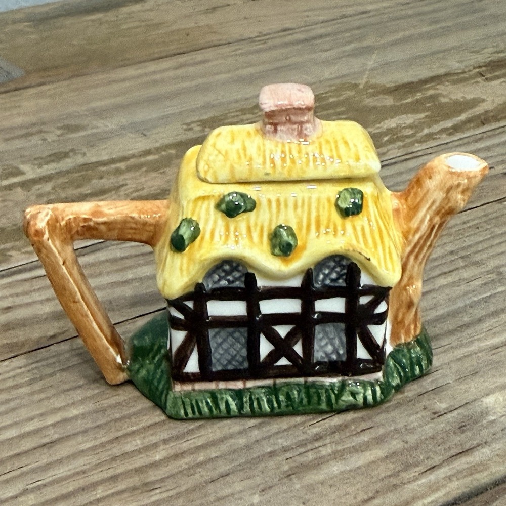 Vintage Miniature Ceramic Novelty English Cottage Tea Pot